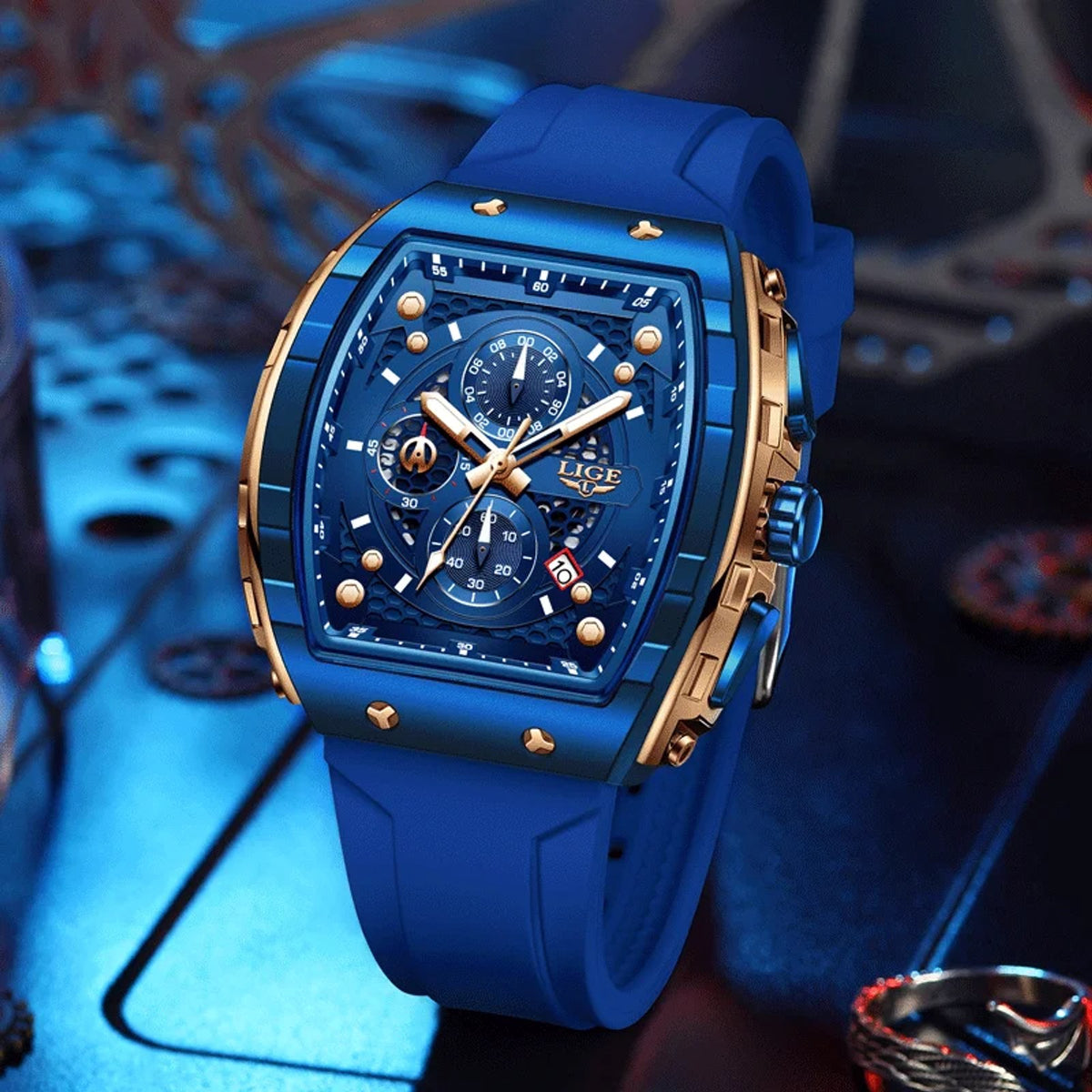 LIGE Square Chronograph on the wrist
