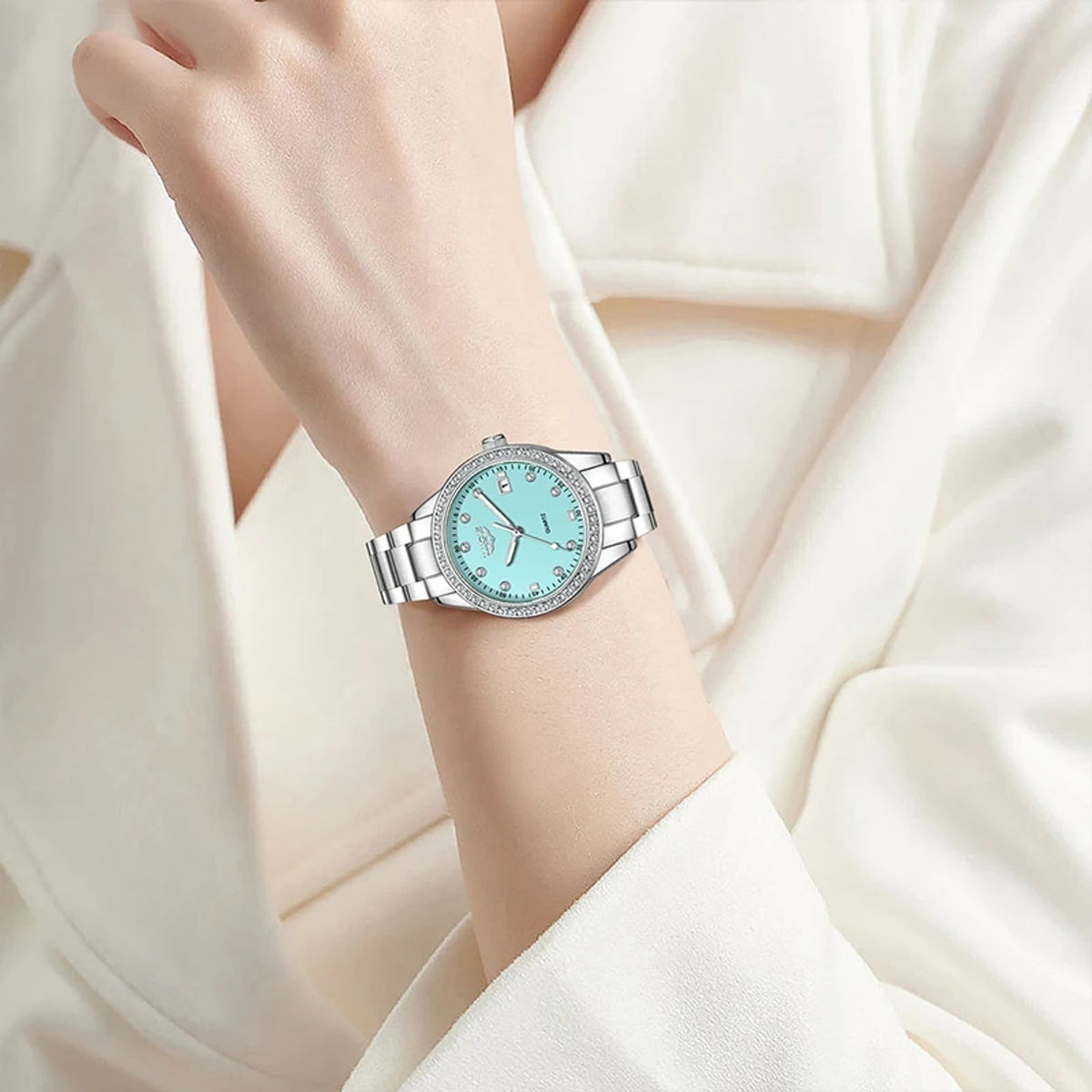 LIGE Women's Crystal Bezel on the wrist